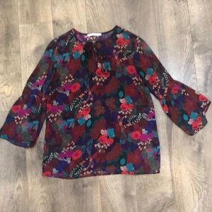 Violet & Claire Floral Top! Medium